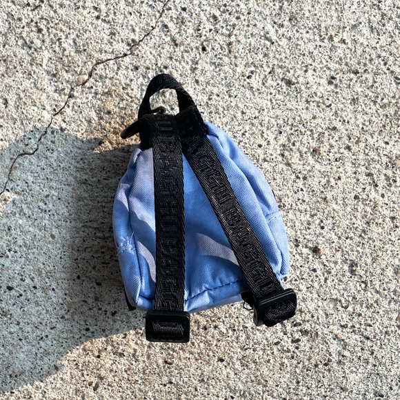 Baggu Cornflower Backpack Charm - Picture 4 of 4